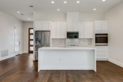 3900_Crockett_Ave_009
