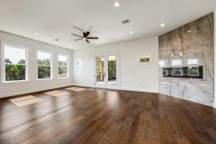 3900_Crockett_Ave_017