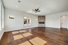 3900_Crockett_Ave_019